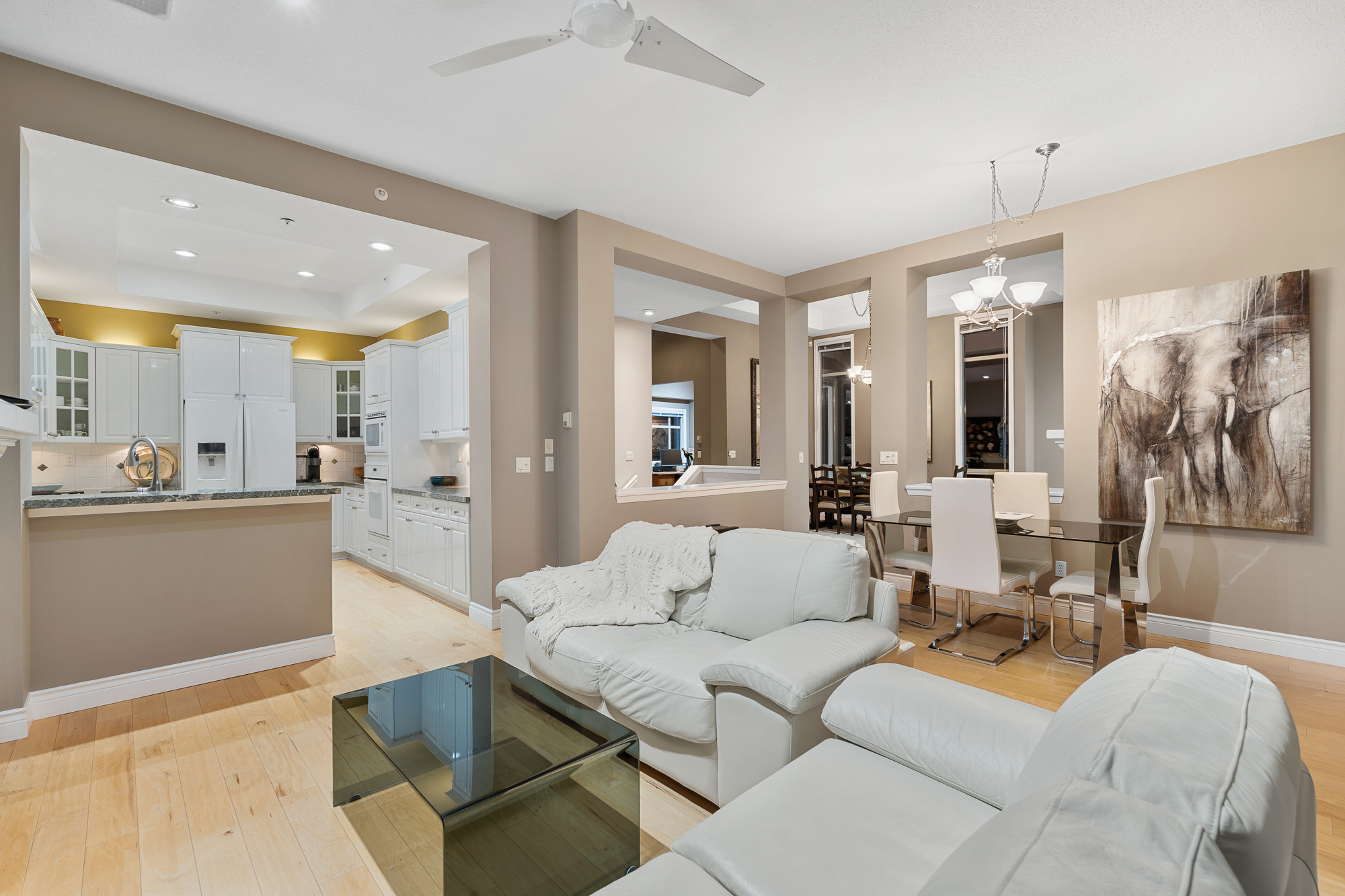 2456 Carr Lane